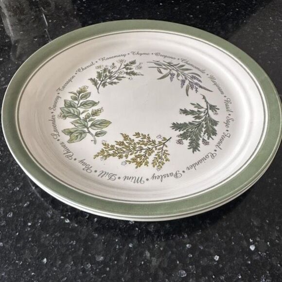 Corelle Thymeless Herbs Chamomile Dinner Plates 10 1/4” Set of 2 White Green - Picture 1 of 9